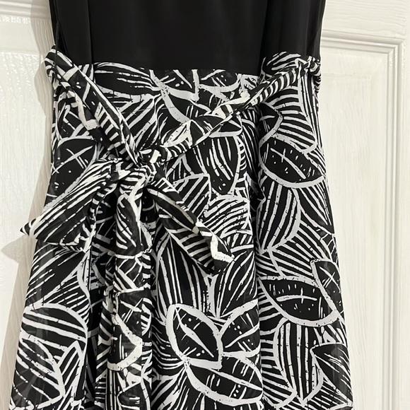 #066- Robbie Bee- maxi dress 👗 - Picture 5 of 9